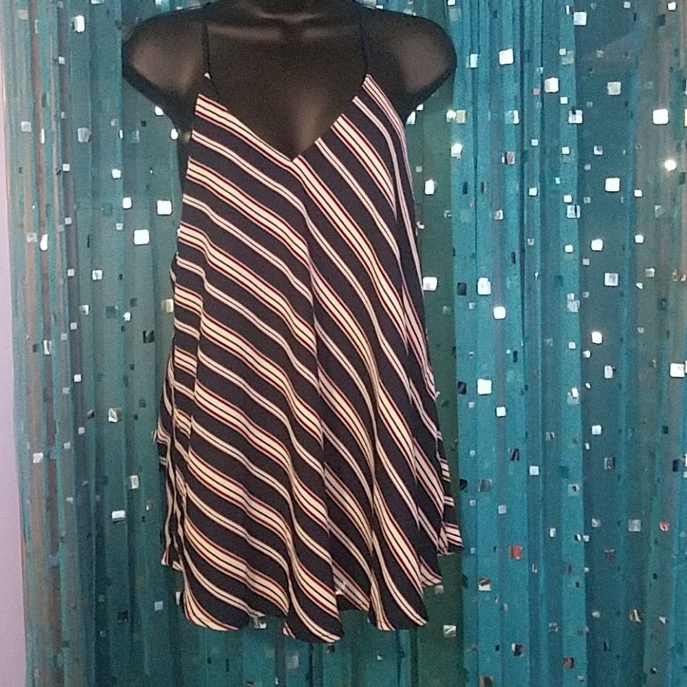 Sleeveless flared top
